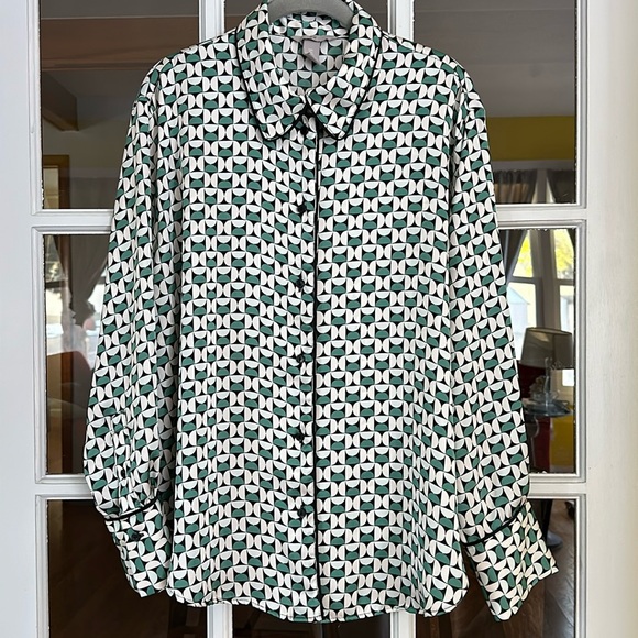 H&M Geometric Print Satin Feel Blouse - Picture 2 of 8